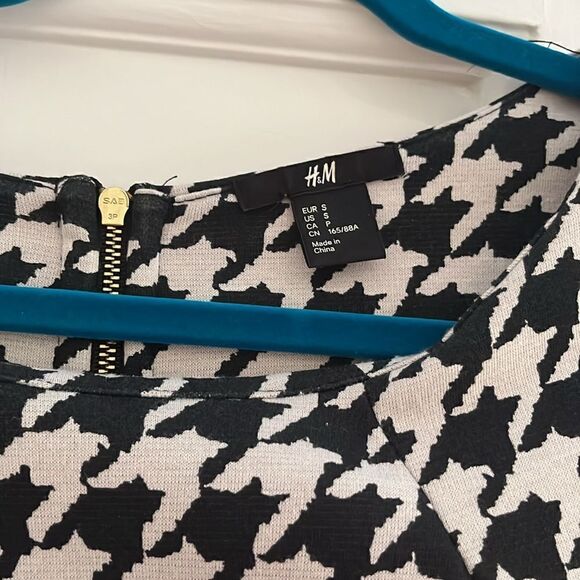 Black and white houndstooth dress size small - Picture 2 of 4